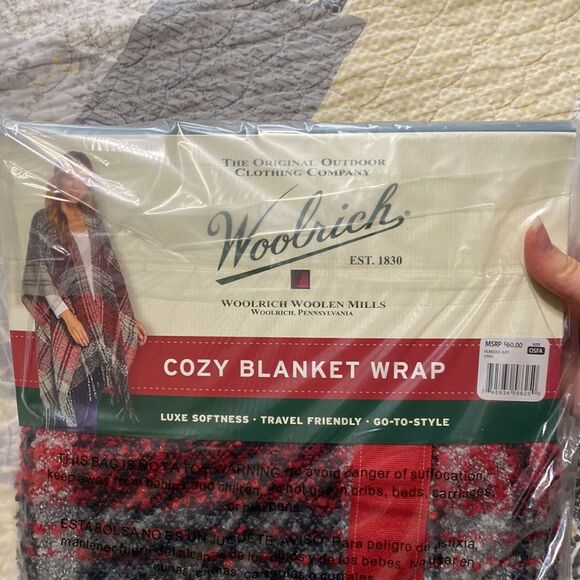 Woolrich boucle plaid cozy blanket wrap with fringe trim - Picture 6 of 7